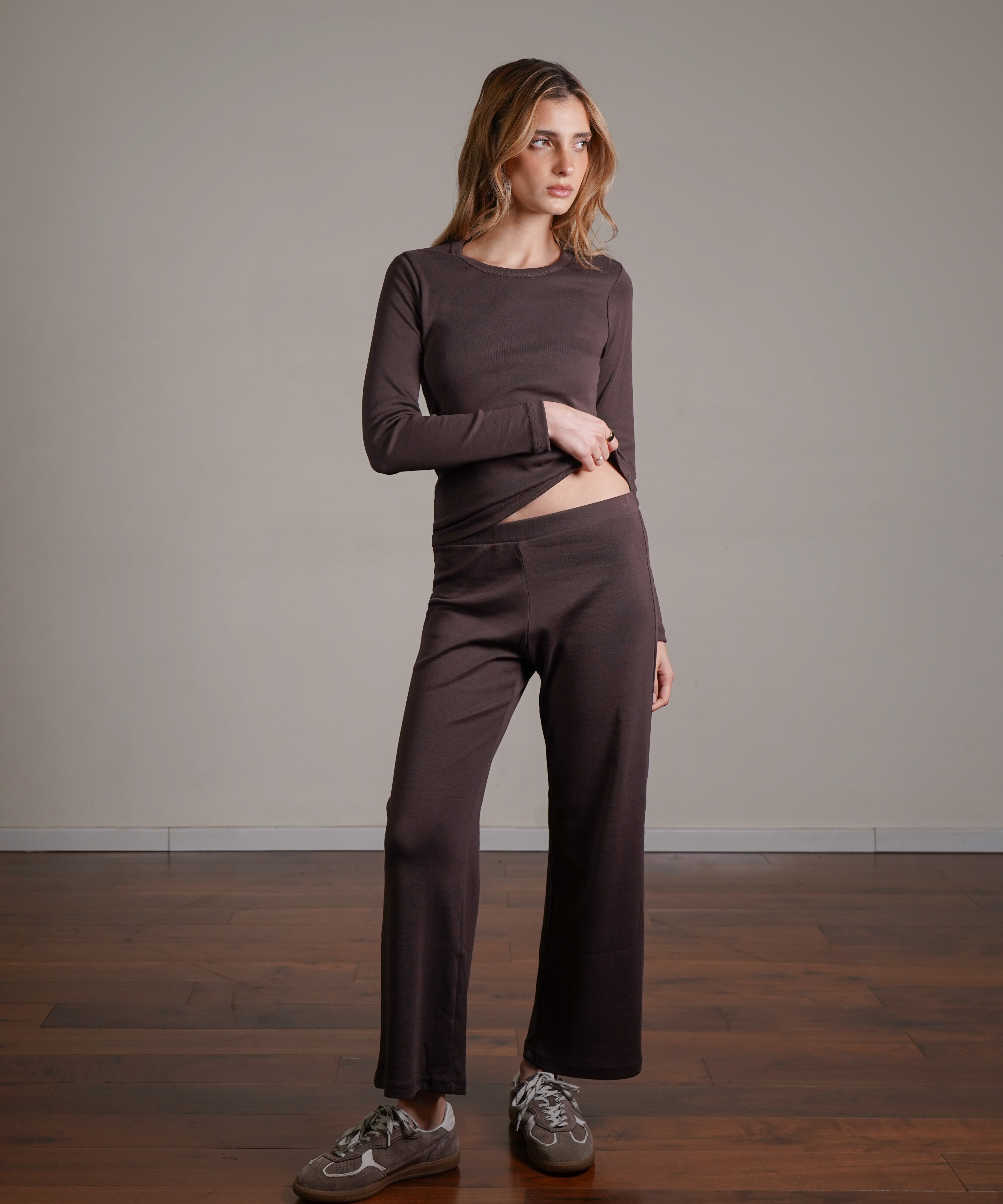 Cropped Yoga Pants 100% Cotton on model